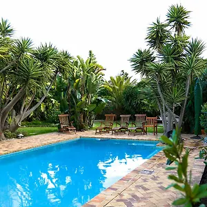 Guest house Secret Garden, Bloubergstrand